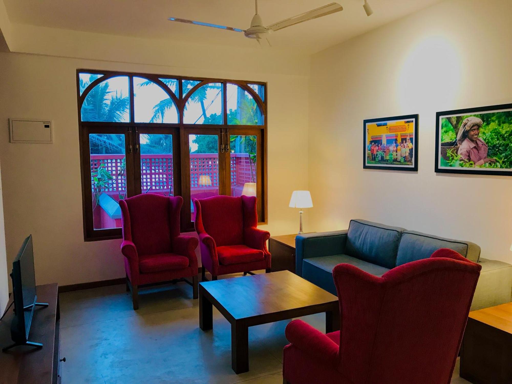 Tea Library Bed & Breakfast Hikkaduwa Exterior foto